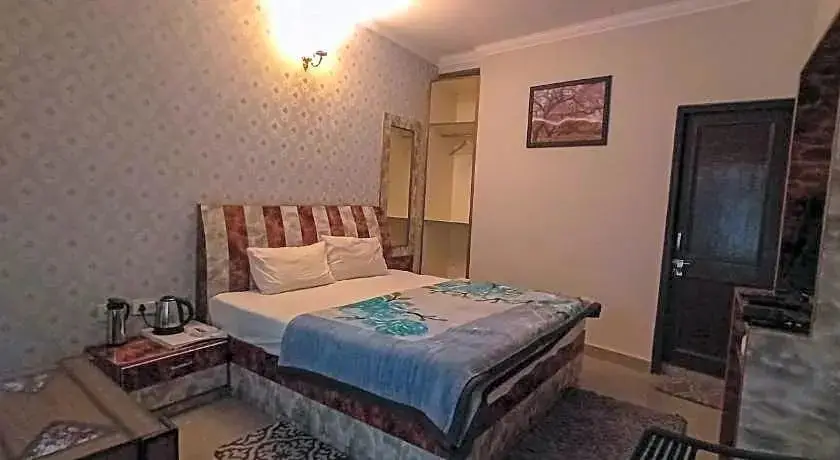 Казаули: kasauli nature inn