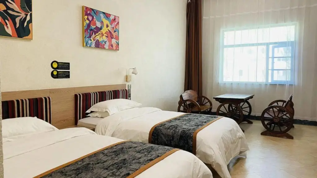 Занда: Tulin Castle Hotel