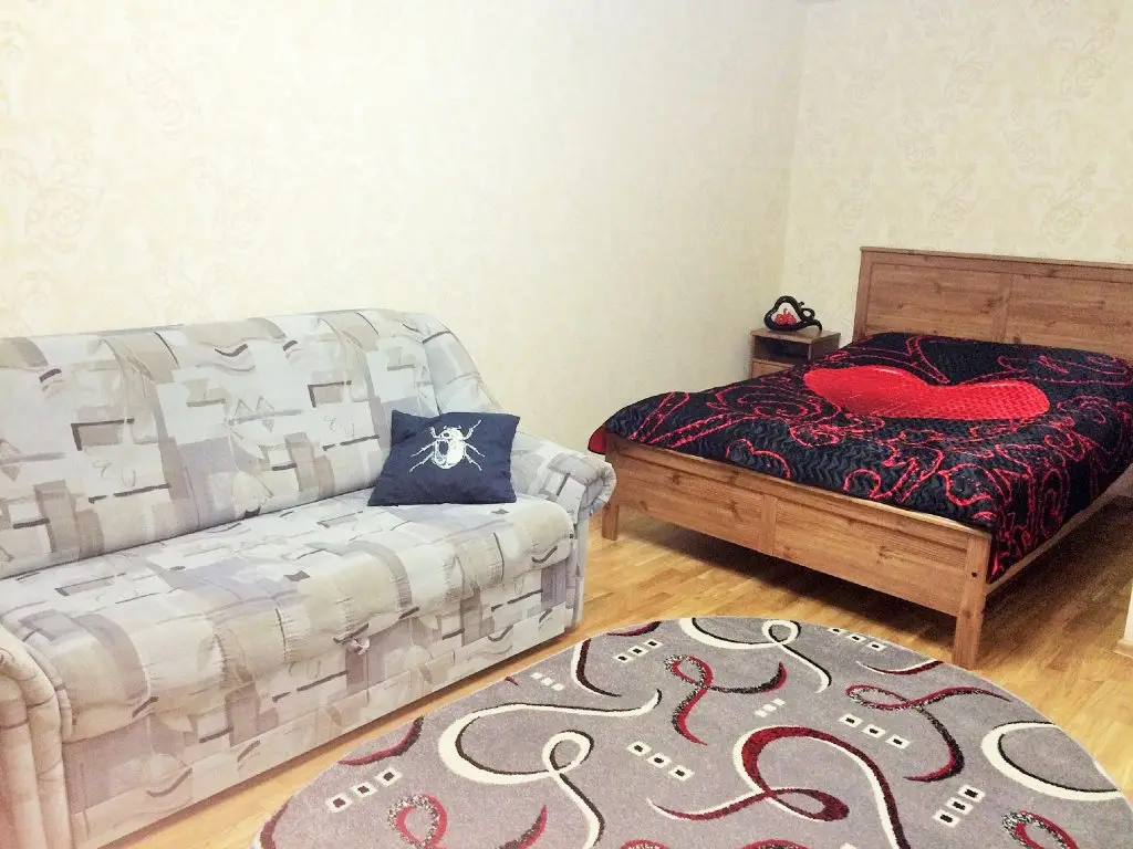 Екатеринбург: Апартаменты Малышева 84(1)