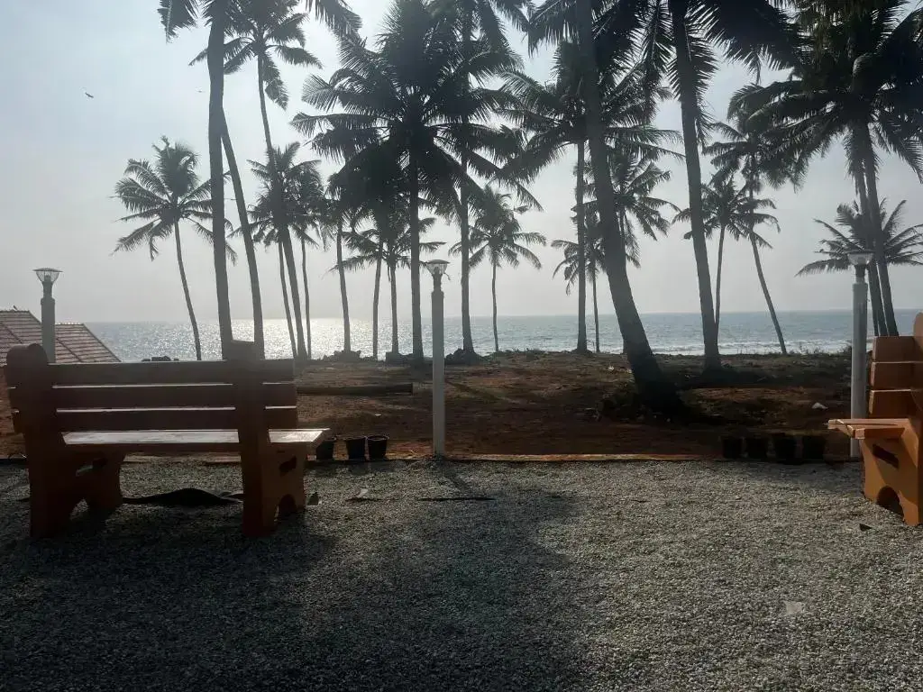 Варкала: Om-India-Om Good Karma Beach Resort