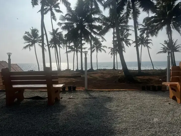 Варкала: Om-India-Om Good Karma Beach Resort