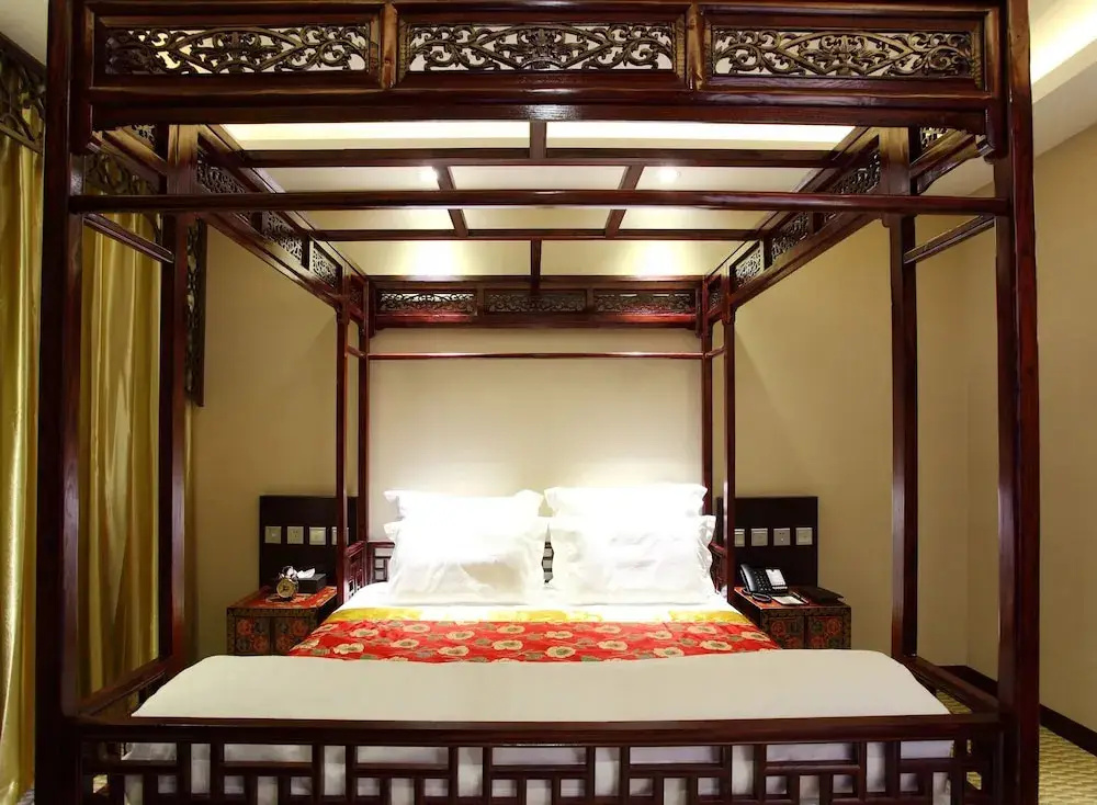 Цзинин: Confucius Hotel