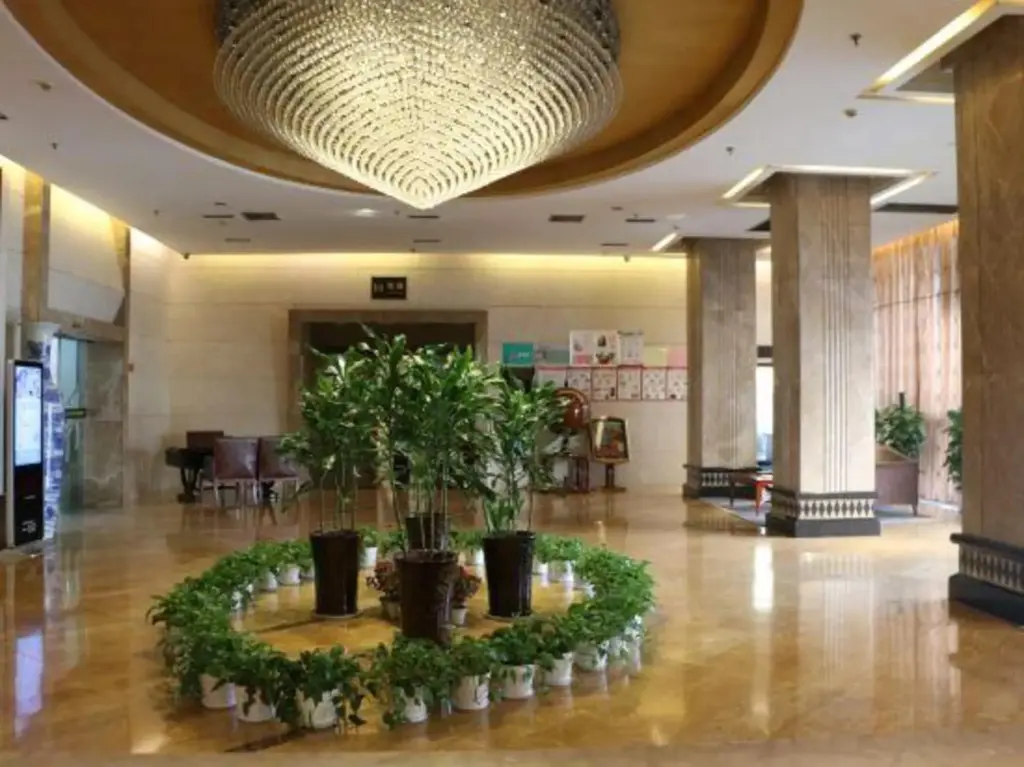 Гуангхан: Xingxing Hotel