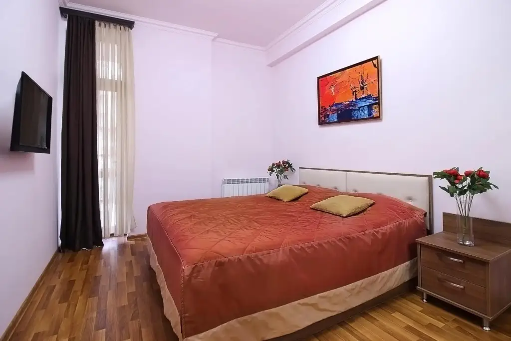 Ереван: 2 Bedroom Apartment on Arami street