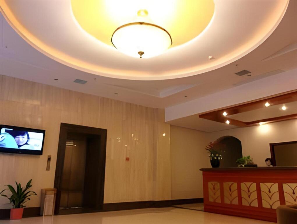 Цзиндэчжэнь: GreenTree Inn Jingdezhen Square North Road Express Hotel