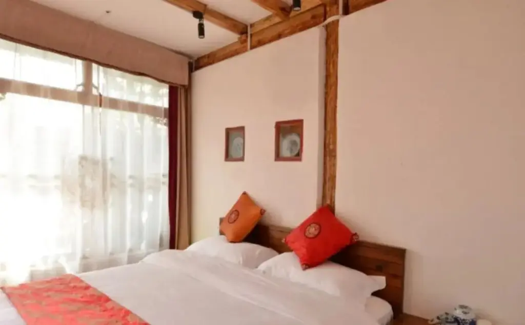 Лицзян: Qingyun Yard Stories From Afar Inn Lijiang