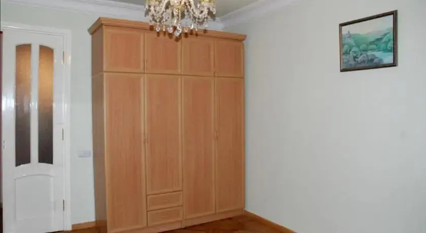 Ереван: Apartment on Isahakyan Street