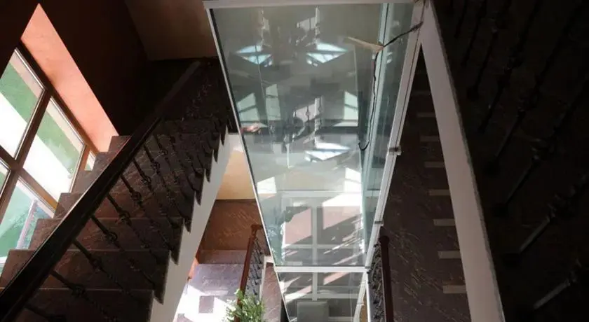 Ереван: Villa Hyusisayin Charagayt