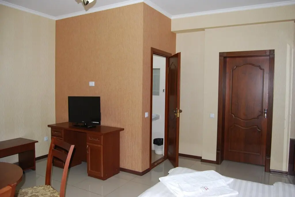 Ташкент: Al-Farobiy Hotel