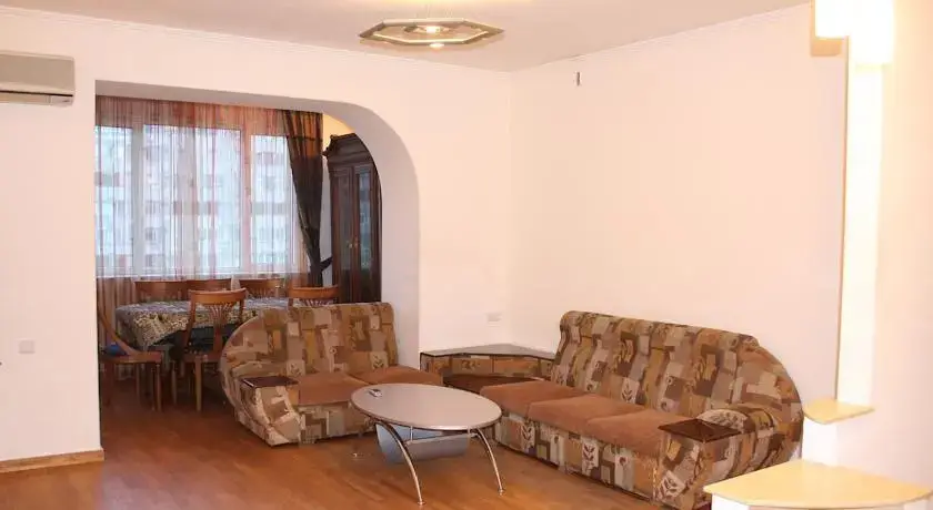 Ереван: FlatsInYerevan - Apartments on Hanrapetutyan Street