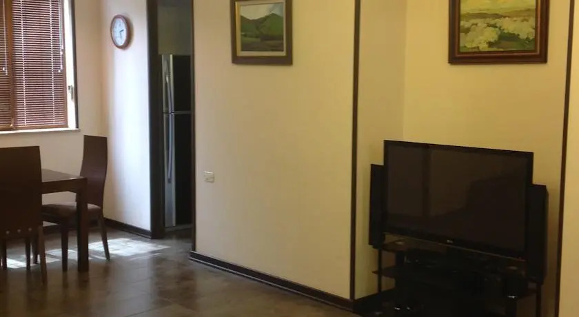 Ереван: FlatsInYerevan - Apartments on Hanrapetutyan Street
