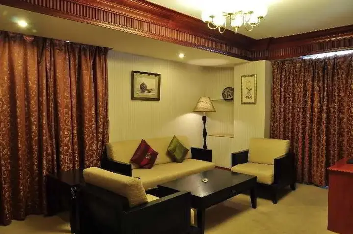 Куньмин: Mercure Hydro Majestic Kunming