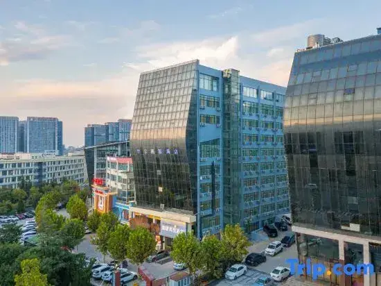 Цзинань: Homeinn Selected Hotel (Jinan Qilu Software Park Shuntai Plaza)