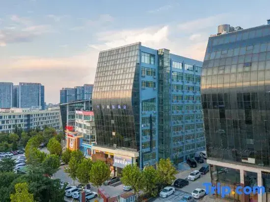 Цзинань: Homeinn Selected Hotel (Jinan Qilu Software Park Shuntai Plaza)
