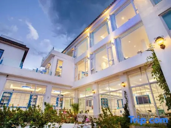 Дали: Ocean Talk Seascape Hotel