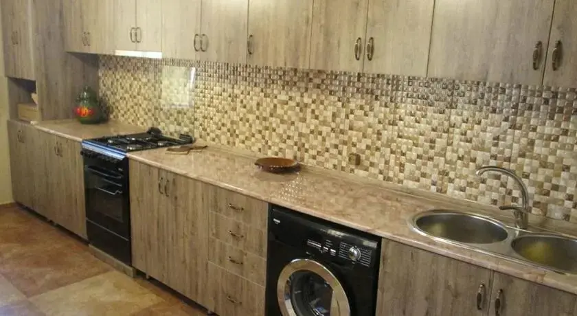 Ернджатап: Guest House Geghetsik