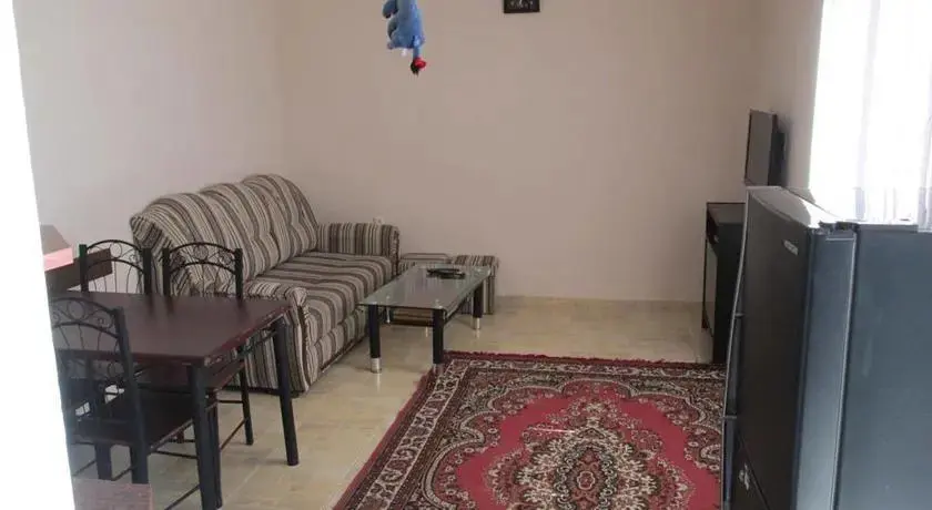 Ернджатап: Guest House Geghetsik