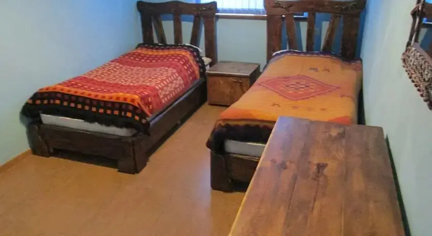 Ернджатап: Guest House Geghetsik