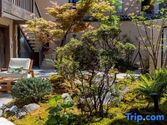 Лицзян: LiJiang ancient city. Yun Du Ru Chu  Song dynasty aesthetics holiday courtyard