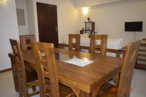 Гора Lavinia: 3B Regent Residencies
