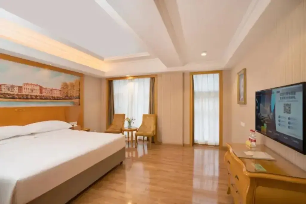 Тяньмэнь: Vienna International Hotel (Tianmen Wanda Plaza Donghu Branch)