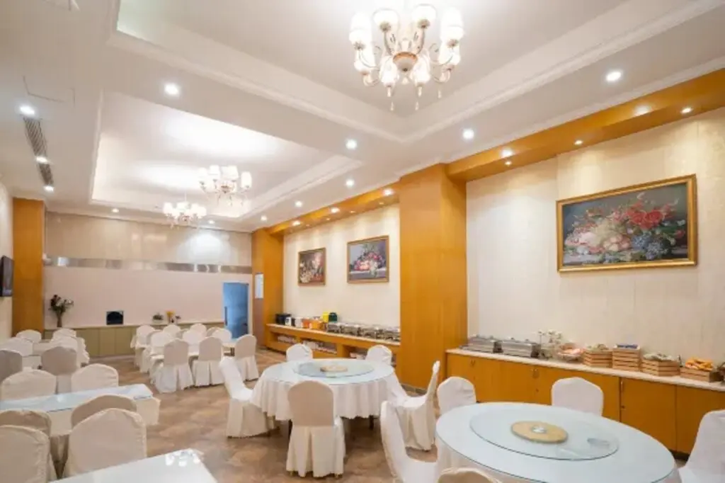 Тяньмэнь: Vienna International Hotel (Tianmen Wanda Plaza Donghu Branch)