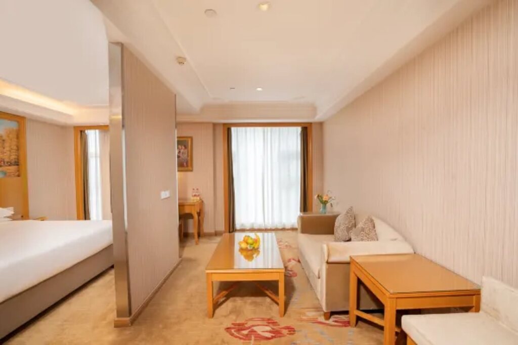 Тяньмэнь: Vienna International Hotel (Tianmen Wanda Plaza Donghu Branch)