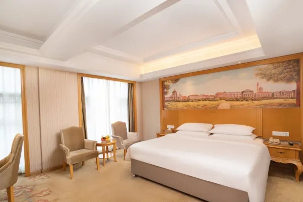 Тяньмэнь: Vienna International Hotel (Tianmen Wanda Plaza Donghu Branch)