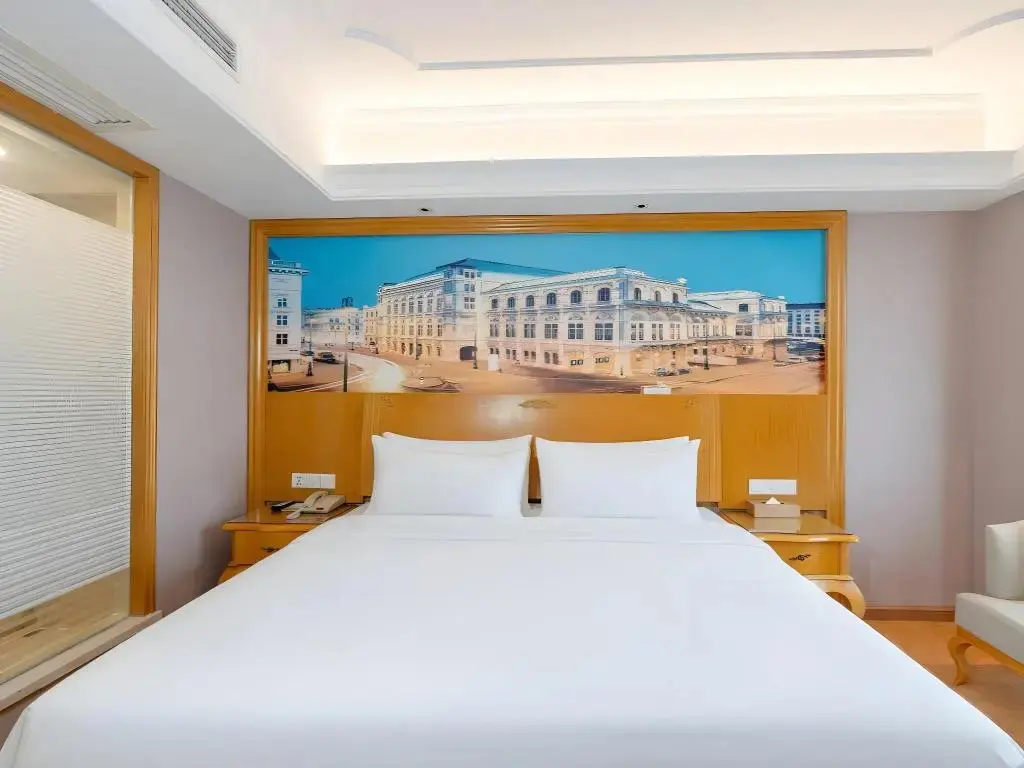 Тяньмэнь: Vienna International Hotel (Tianmen Wanda Plaza Donghu Branch)