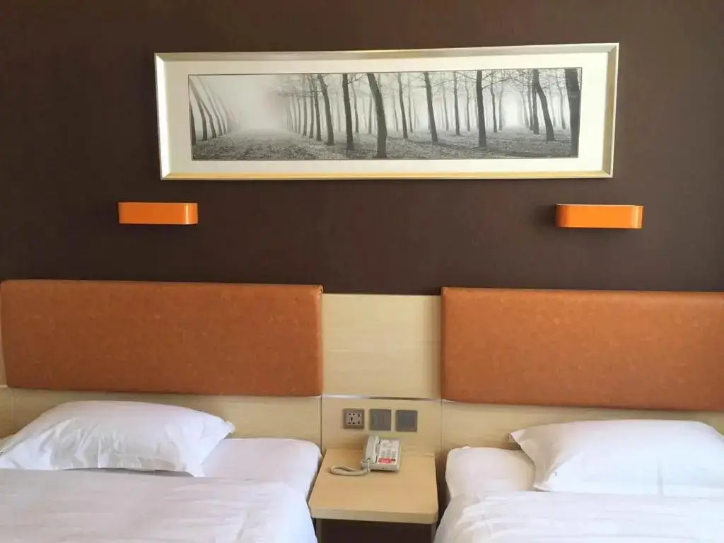Super 8 Hotel Chengde Fengning Xin Feng Lu — фото 1