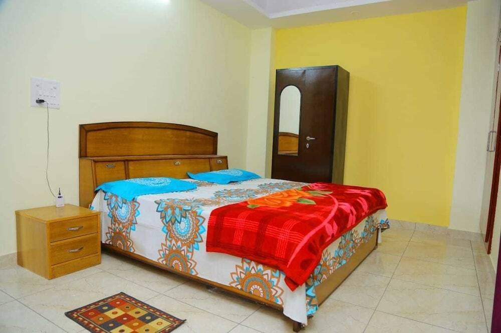 Ришикеш: Fully Equipped Apartment with Hill View