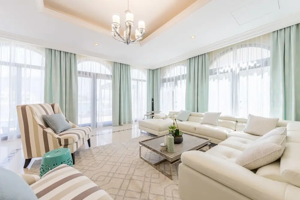 Дубай: Canal Cove Villa by Deluxe Holiday Homes