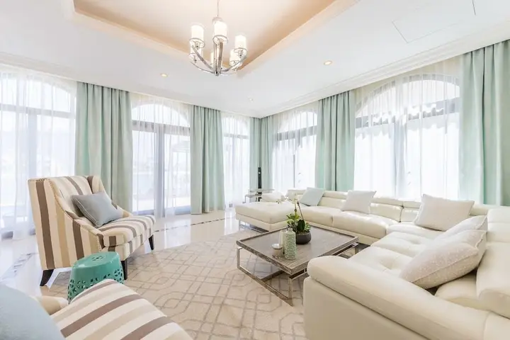 Дубай: Canal Cove Villa by Deluxe Holiday Homes