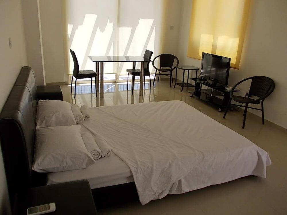 Пафос: Andriana II Apartment Complex