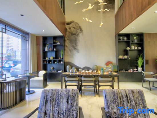 Дуньхуа: Jinghua Zunxiang Hotel