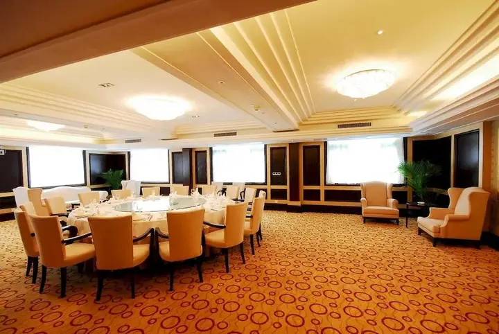 Уси: Yihe Harbor Hotel