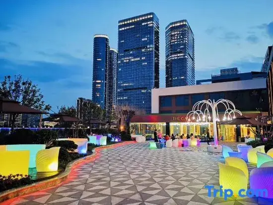 Чэнду: Jinju Hotel (Chengdu Financial City Yintai Center in99)