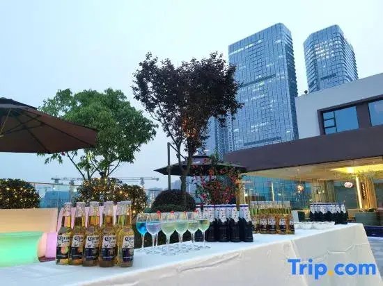 Чэнду: Jinju Hotel (Chengdu Financial City Yintai Center in99)