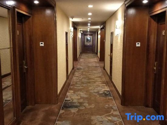 Шуанъяшань: Shidai Business Hotel