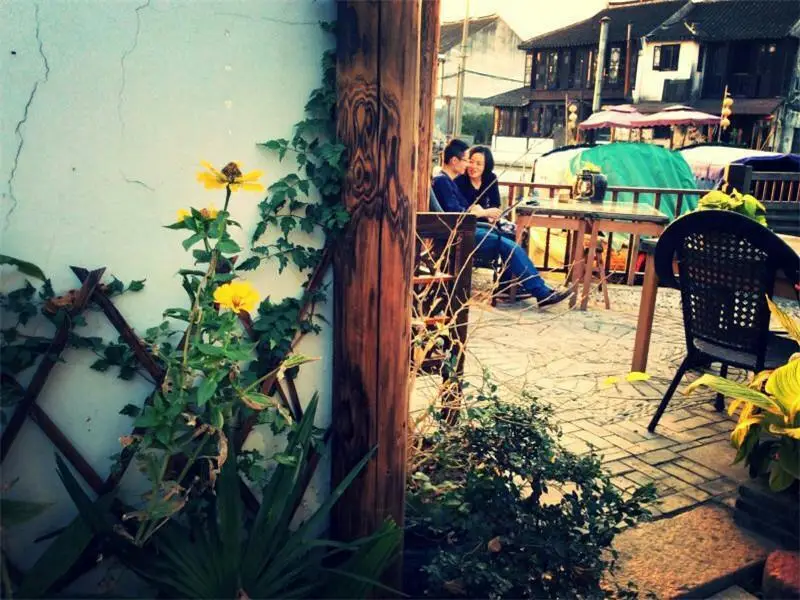 Сучжоу: Zhouzhuang Zhenfeng Riverside Courtyard Hostel