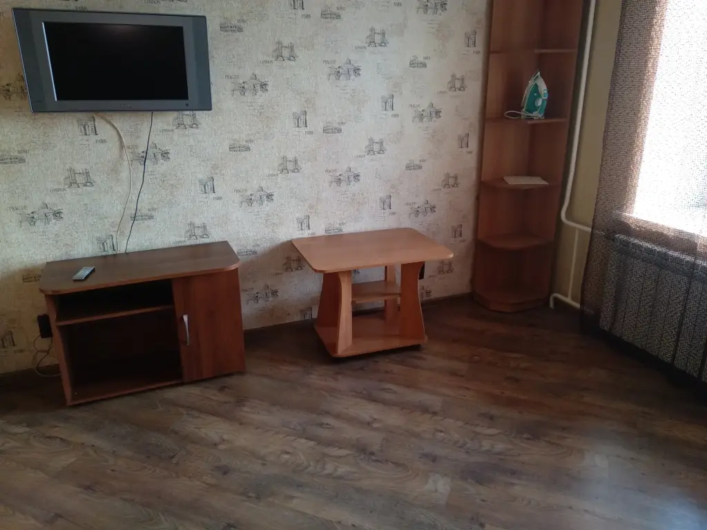 Красноярск: Na Adyi Lebedevoj 18 Apartments