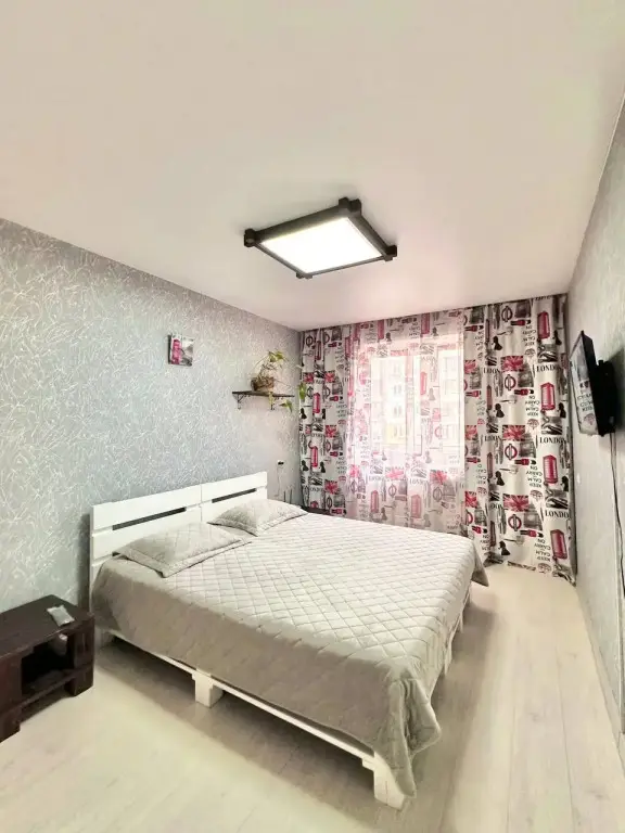 Красноярск: Апартаменты на Алексеева 111-308