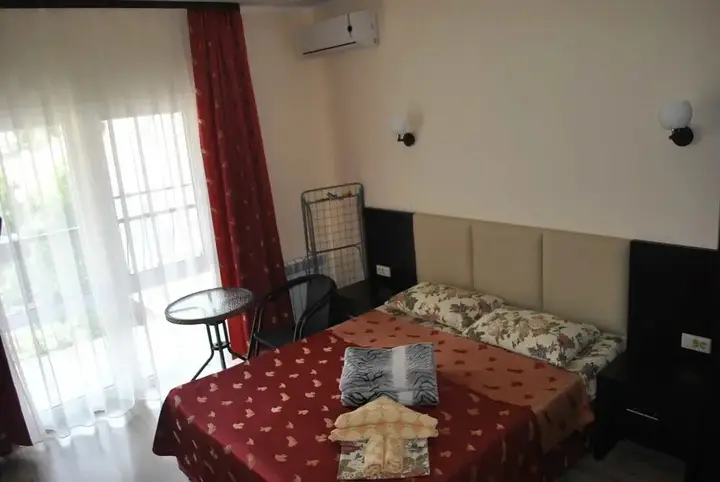 Пересыпь: Guest house Mercury