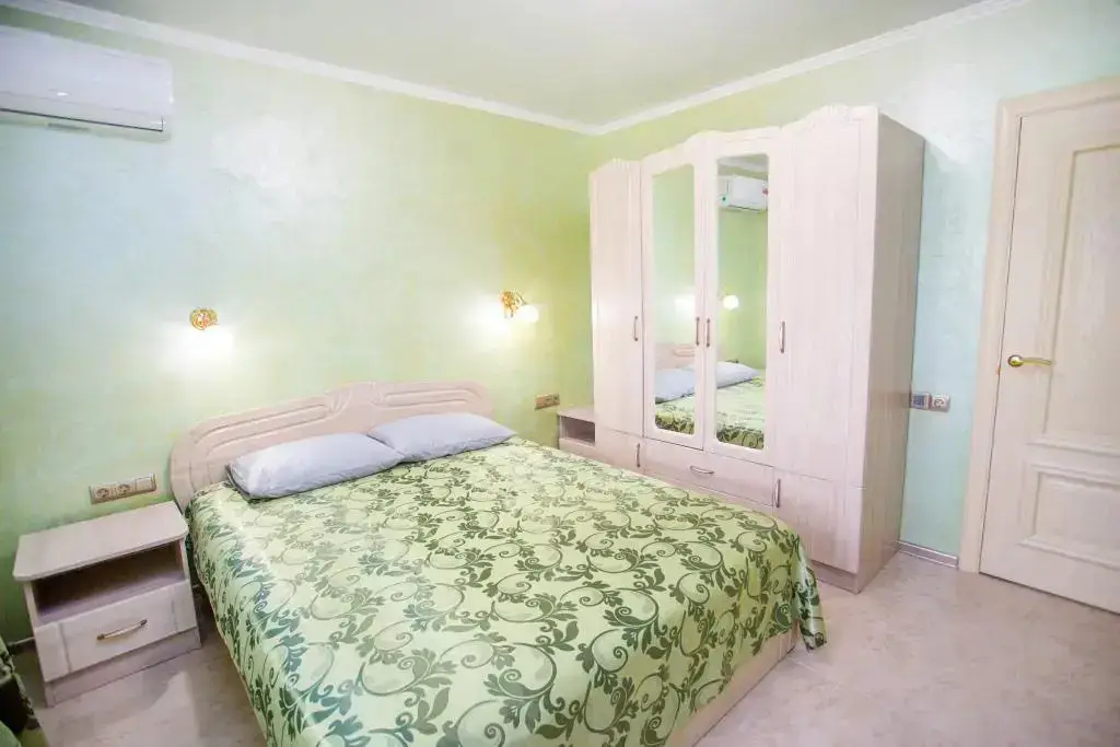 Витязево: Hotel ZET