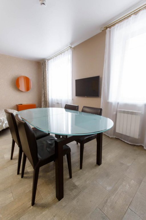 Иркутск: Апартаменты на Безбокова