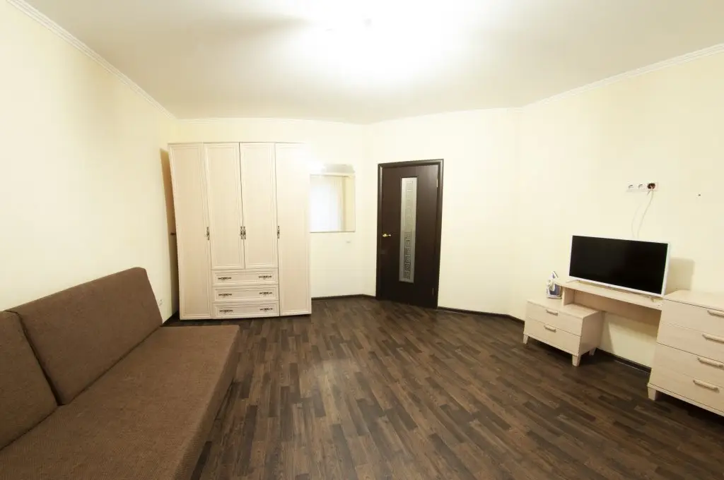 Тюмень: Na Fabrichnoj 9-7 Apartments