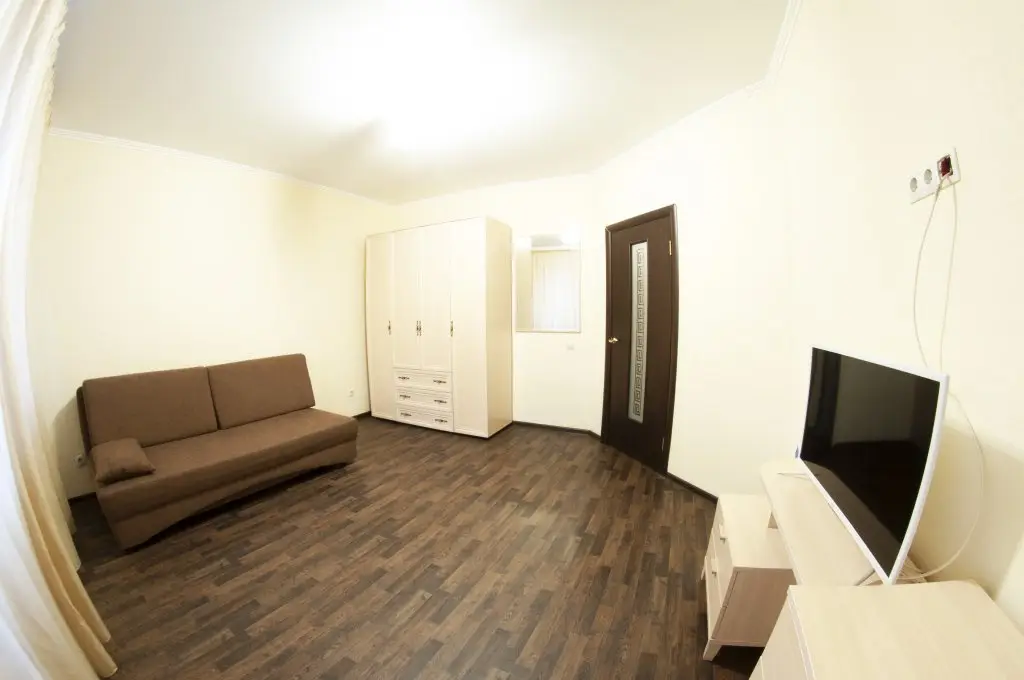 Тюмень: Na Fabrichnoj 9-7 Apartments