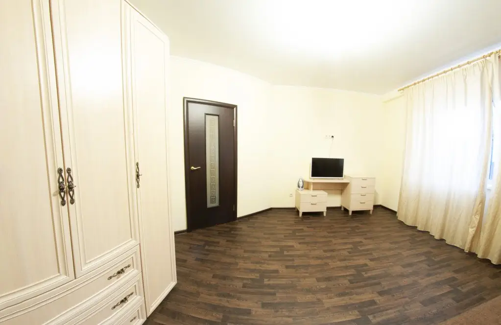 Тюмень: Na Fabrichnoj 9-7 Apartments