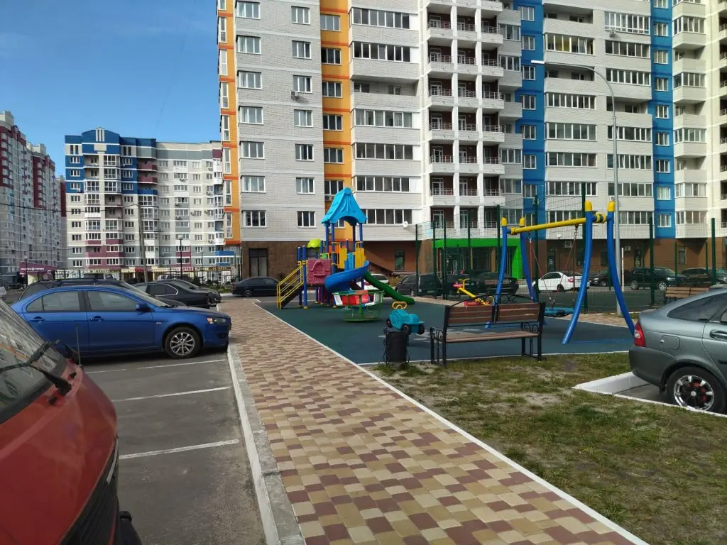 Брянск: Апартаменты на Горбатова 22