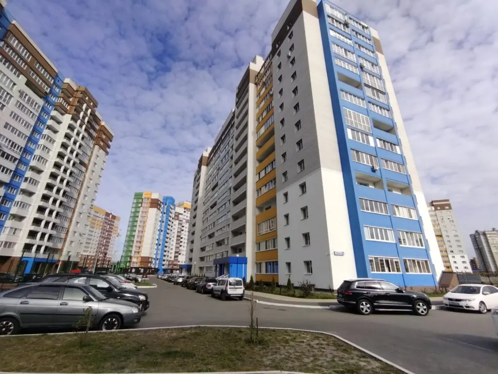 Брянск: Апартаменты на Горбатова 22